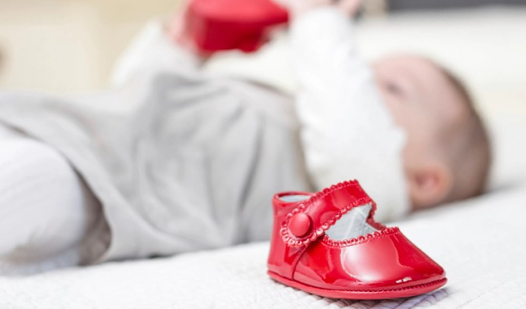 Какая должна быть первая обувь для малыша