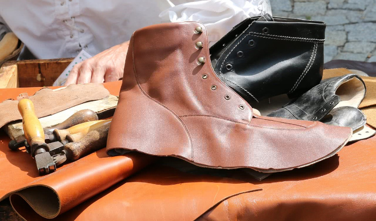 Как сделать обувь непромокаемой: 5 рабочих способов