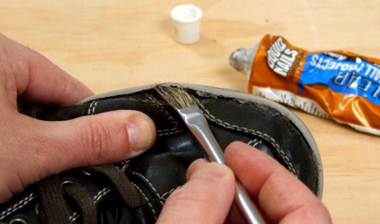 Склеивание подошвы обуви