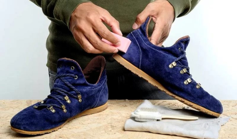 Чистка замшевой обуви